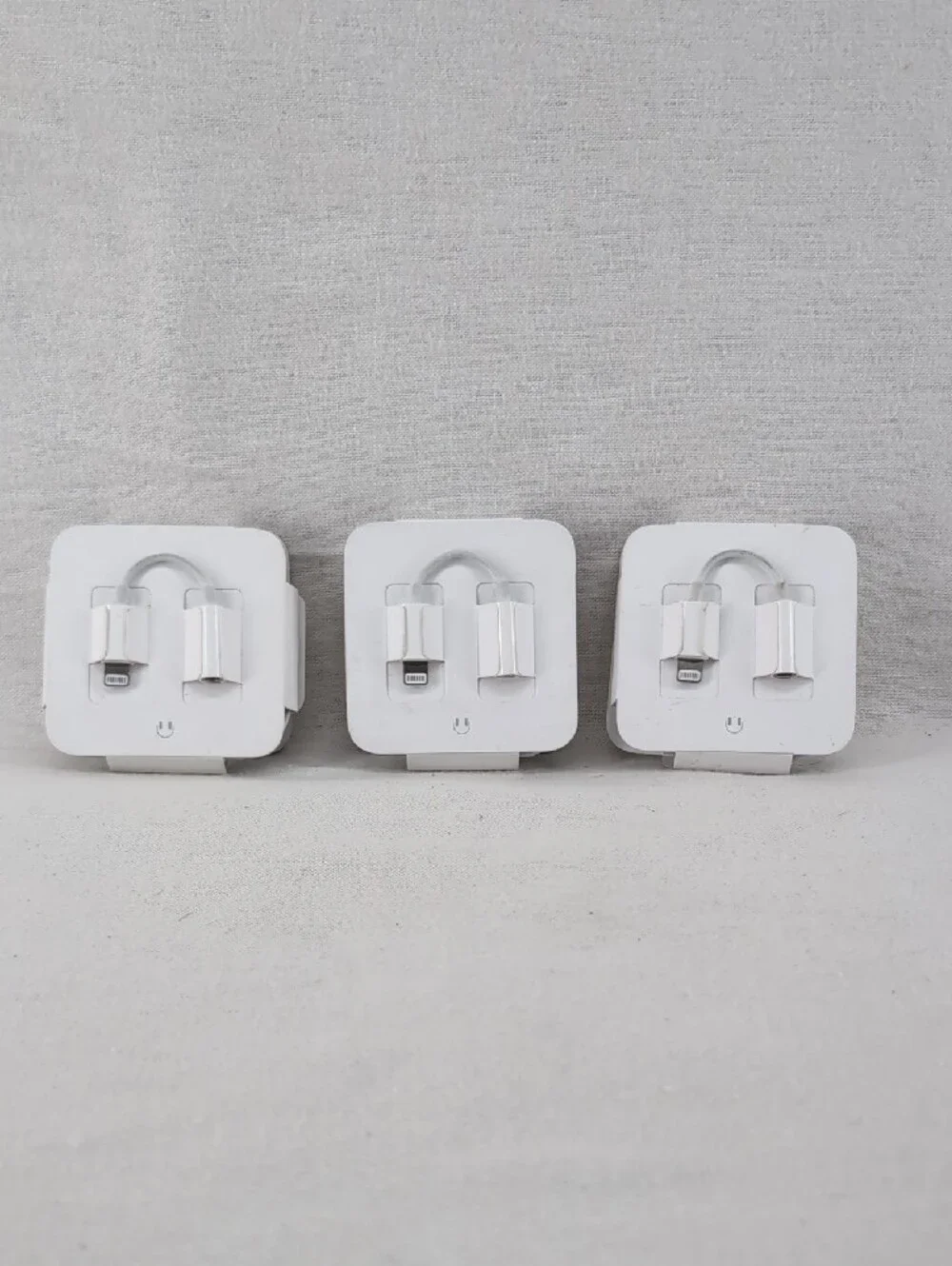 White Apple EarPods Style Lightning Wired Earphones (3-Pack)